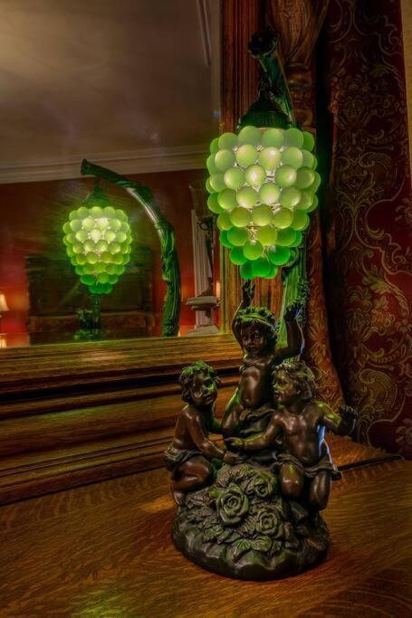 Merry Mansion East Dubuque ภายนอก รูปภาพ